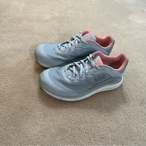 Helly Hansen Women's 7.5 Light Gray and Pink Athletic Sneakers
